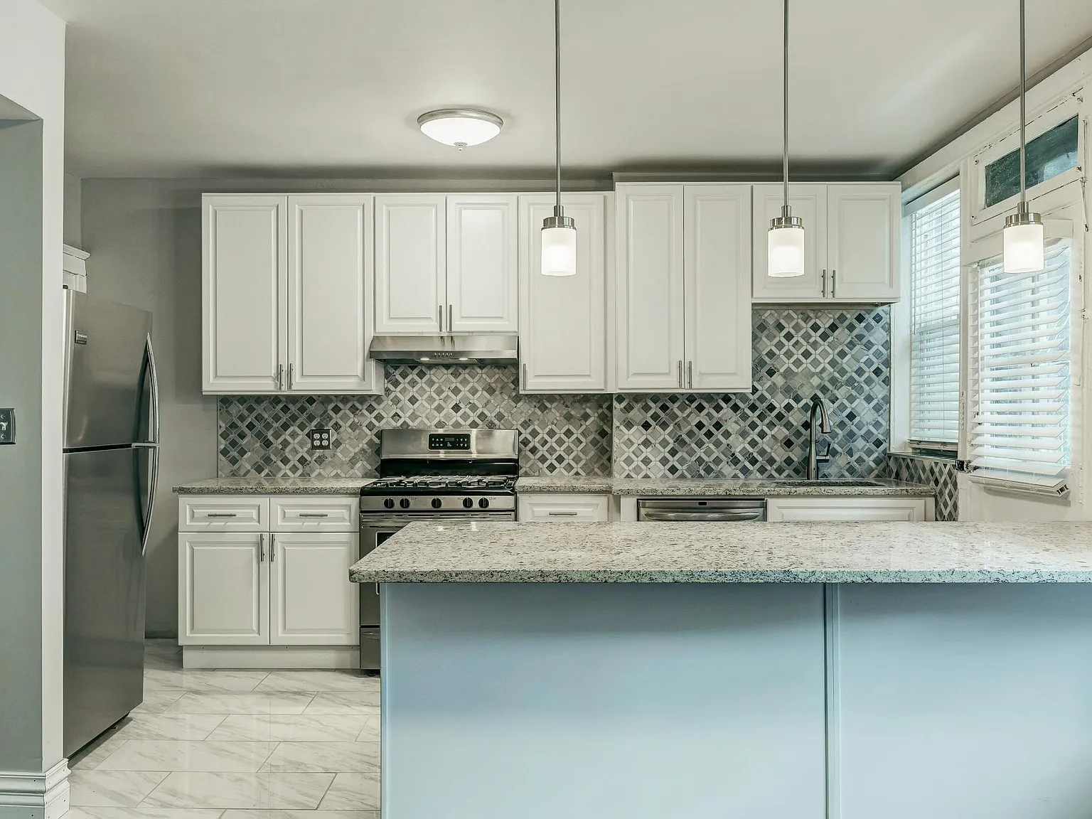 2 bed, 1200 sqft, $2,195 — Photo 4