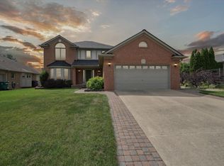 45881 Glen Ct, Macomb, MI 48044