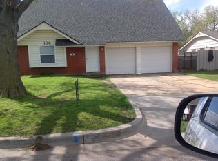 108 SW 5th St, Moore, OK 73160