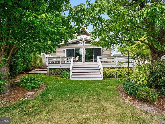 2nd image of 101 White Sail Cir