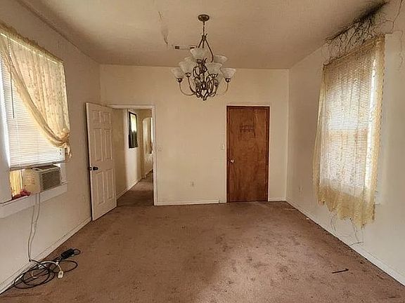 3rd image of 2628 Oreilly St
