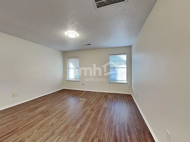 717 Timber Trl — Photo 13