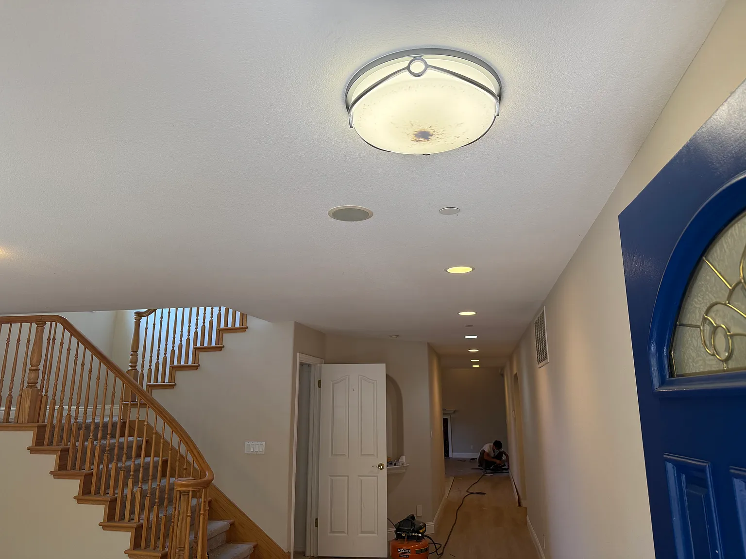6 bed, 3280 sqft, $6,399 — Photo 3