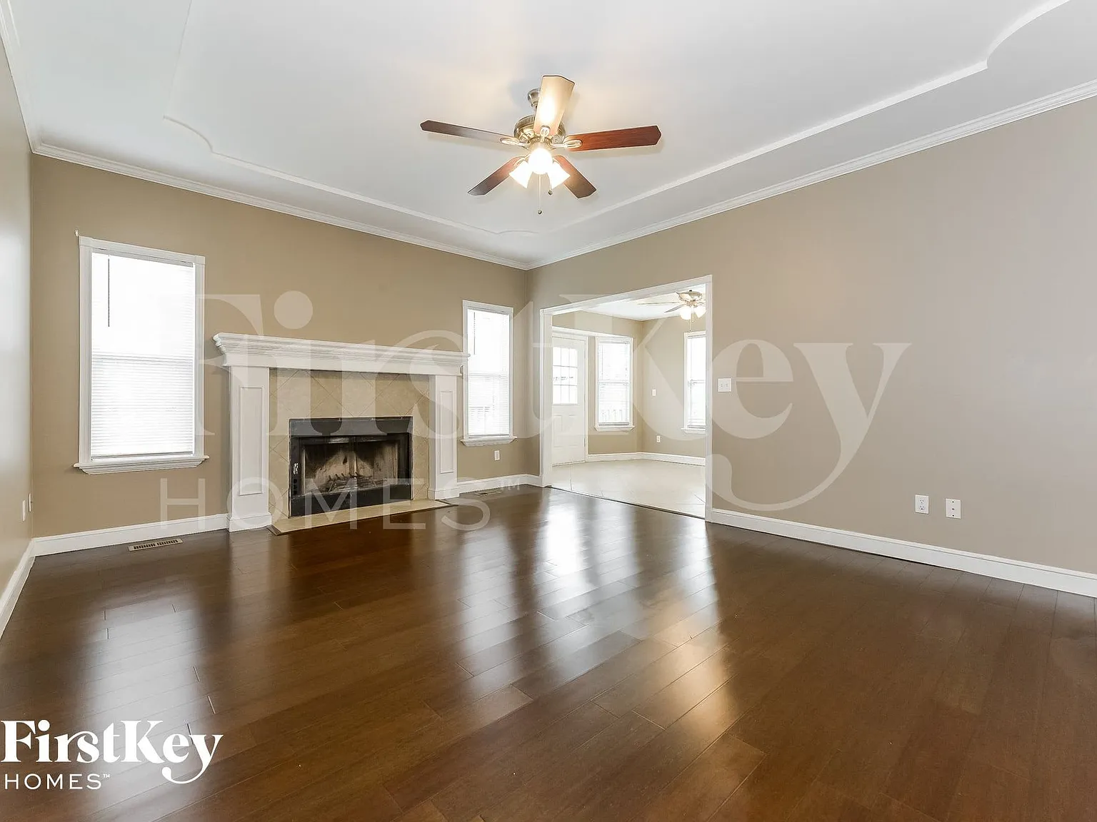 3 bed, 2.5 bath, 1328 sqft, $2,295 — Photo 3