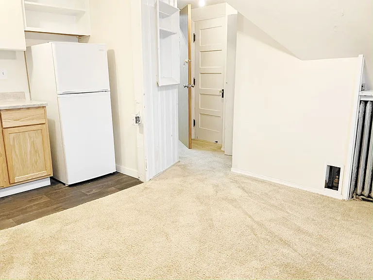 Castle Court Apartments - Midtown — Photo 39
