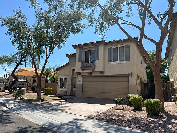 2nd image of 2114 N San Vincente Dr