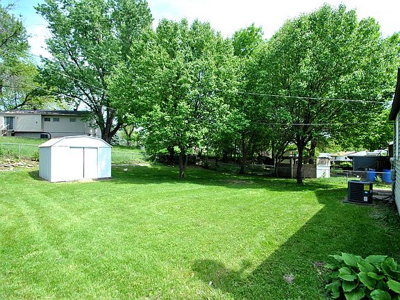 3rd image of 7307 Park Crest Dr