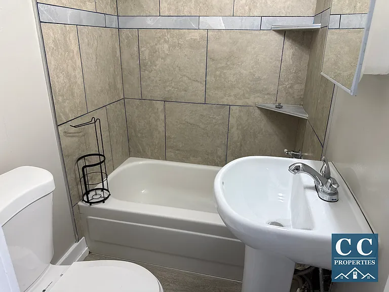 1718 Morningside Ave #I — Photo 2