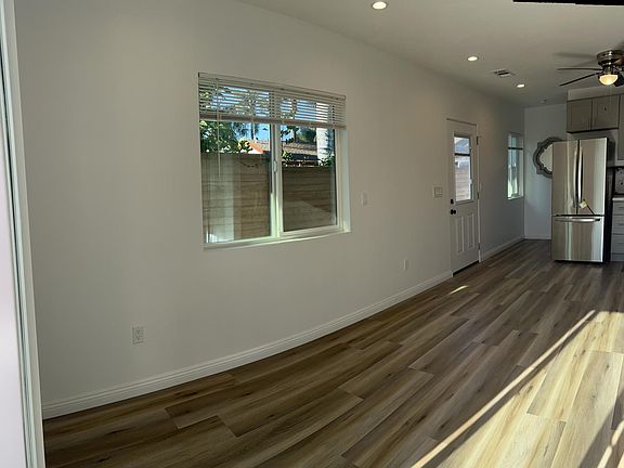 Living room/dinning room open floor concept