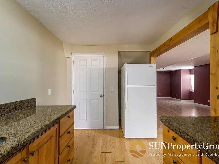 1316 W Kodiak Way — Photo 6
