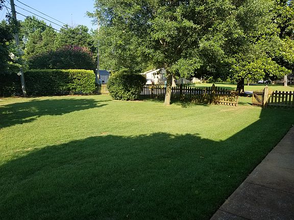 5th image of 6115 Stratford Ct NW