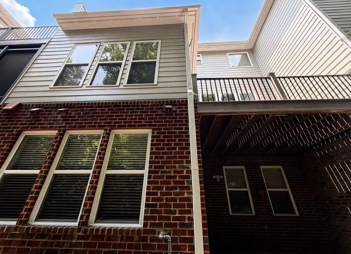 4 bed, 6.0 bath, 2675 sqft, $2,400 — Photo 4