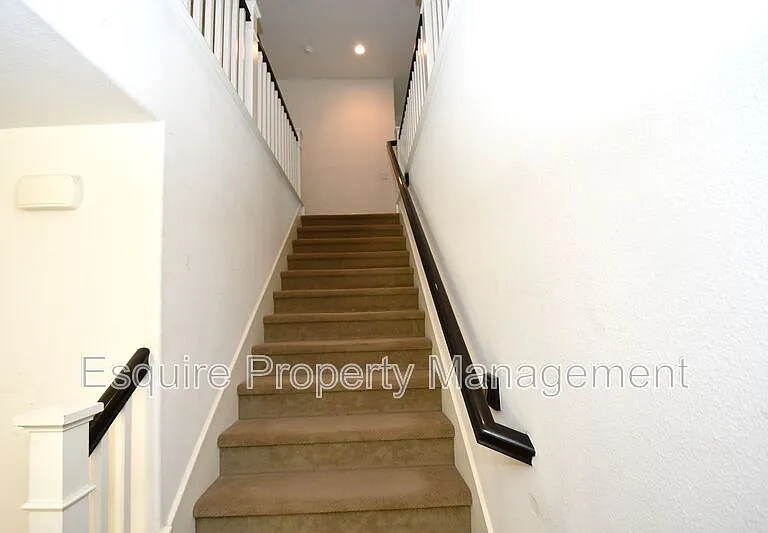 505 Elm Cottage Ct — Photo 17