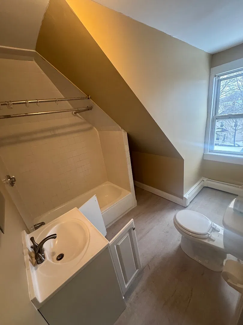 94 Thetford Ave - Unit 3- Empty — Photo 1