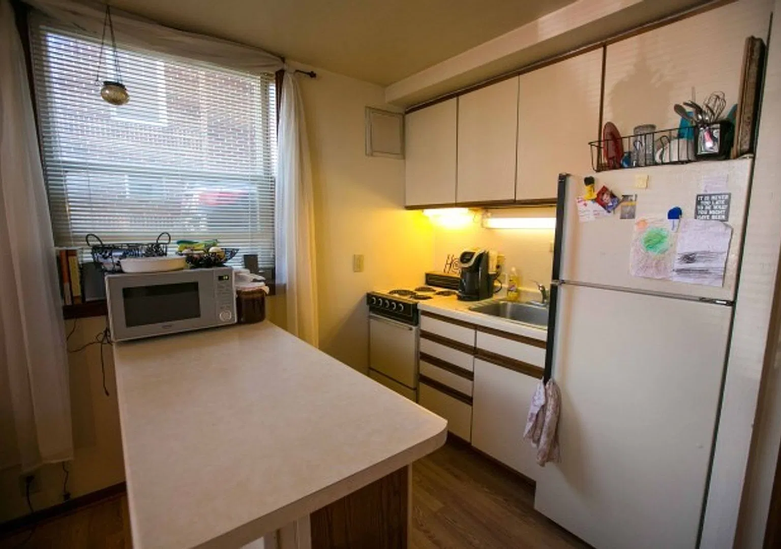 811 — Photo 2