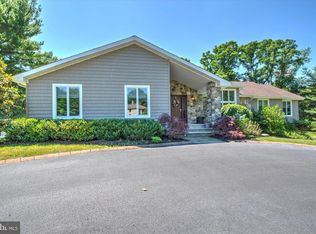 2 Putnam Ct, Holmdel, NJ