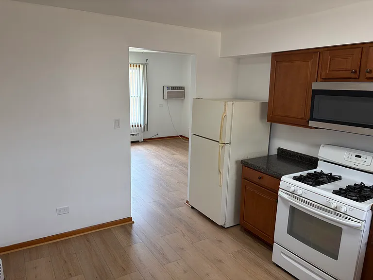 18518 Wildwood Ave #2W — Photo 12