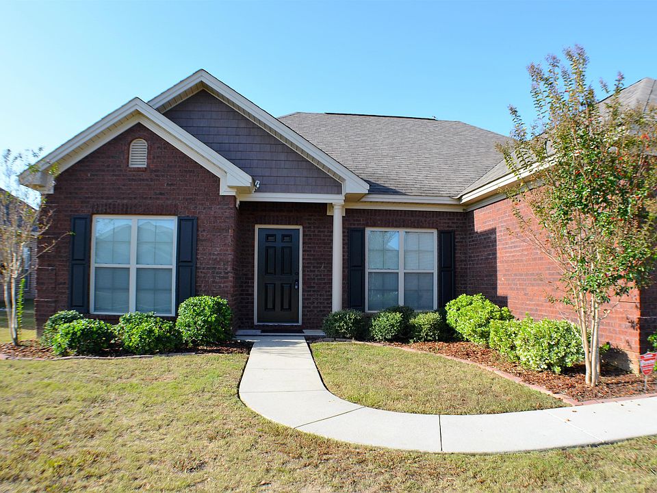 Welcome to 339 Country Club Drive!