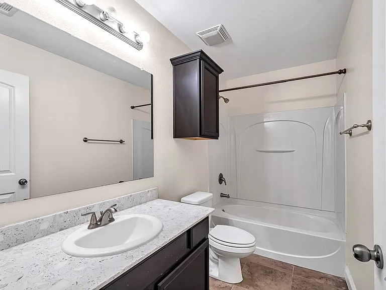 608 Memorial Ct — Photo 31