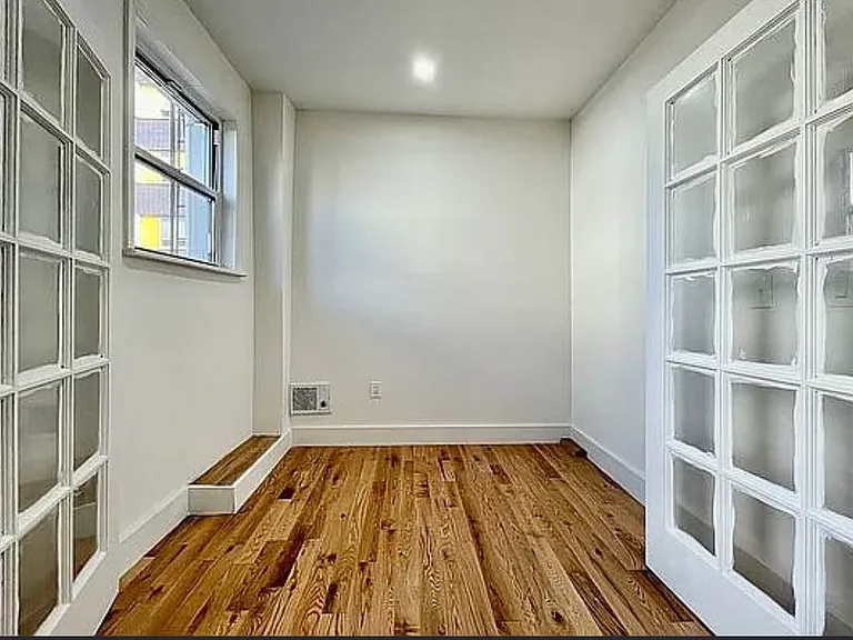 936 4th Ave #1 — Photo 7
