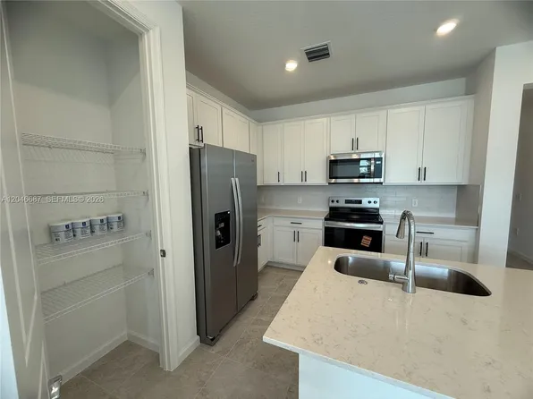 4286 Efendi Dr, Lantana, FL 33462