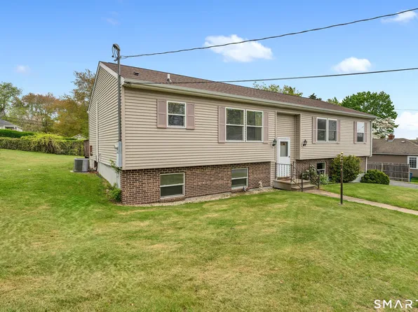 37 Third Avenue, Waterford, CT 06385