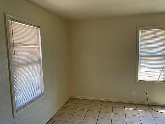 5th image of 409-411 E Babb Dr
