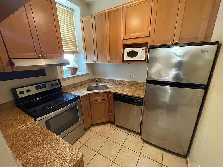 1434 Potomac Ave SE #4 — Photo 12