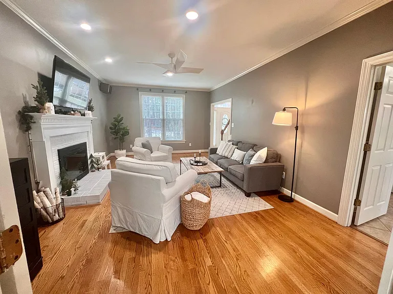 111 Lulworth Ct — Photo 9