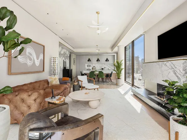 80 East 10th Street 3W image 3 of 11