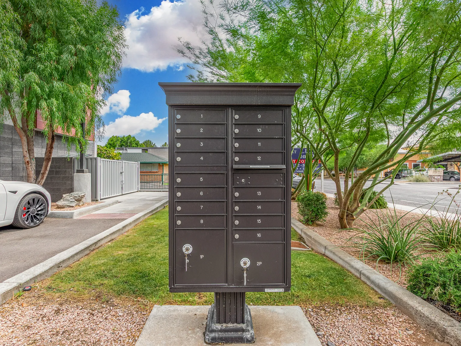 3 bed, 3.5 bath, 2366 sqft, $5,000 — Photo 4