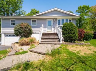 35 Maple Lane, Monroe, NY 10950