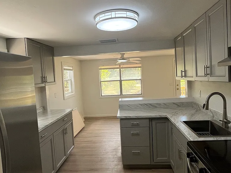 148 Willis Rd — Photo 12