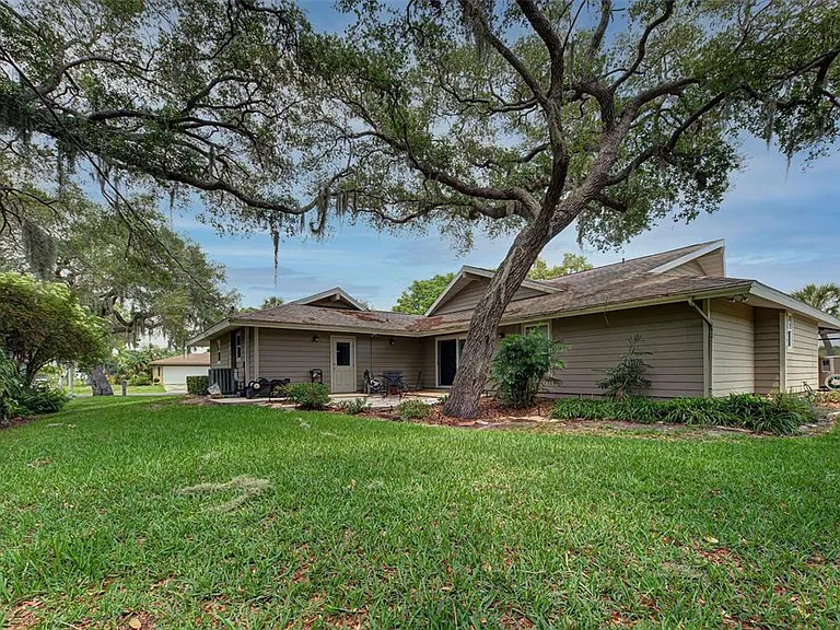 3670 Emily Ln — Photo 10