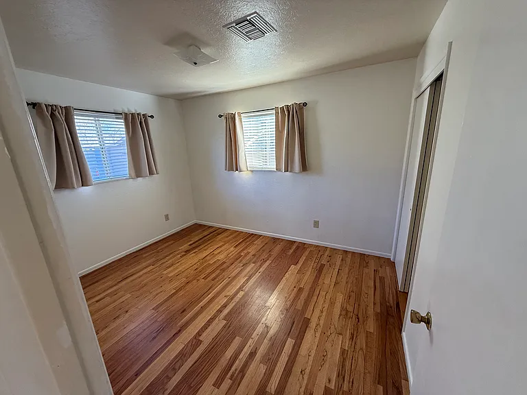 907 Jovian Dr — Photo 11