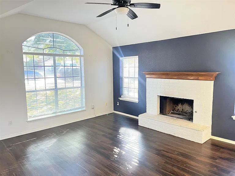 1747 Windy Park Cir — Photo 2