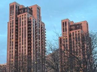 133 Wynford Dr #1903, Toronto, ON M3C 0J5