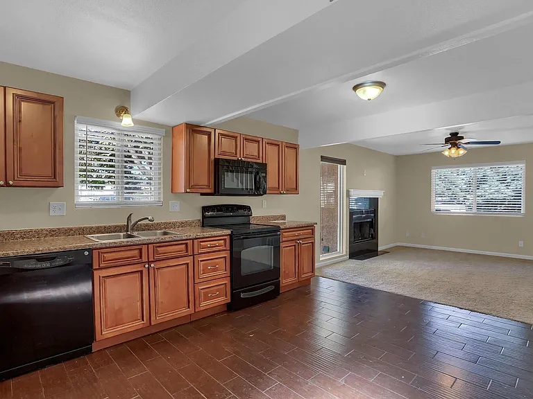 2488 Washo Cir — Photo 14