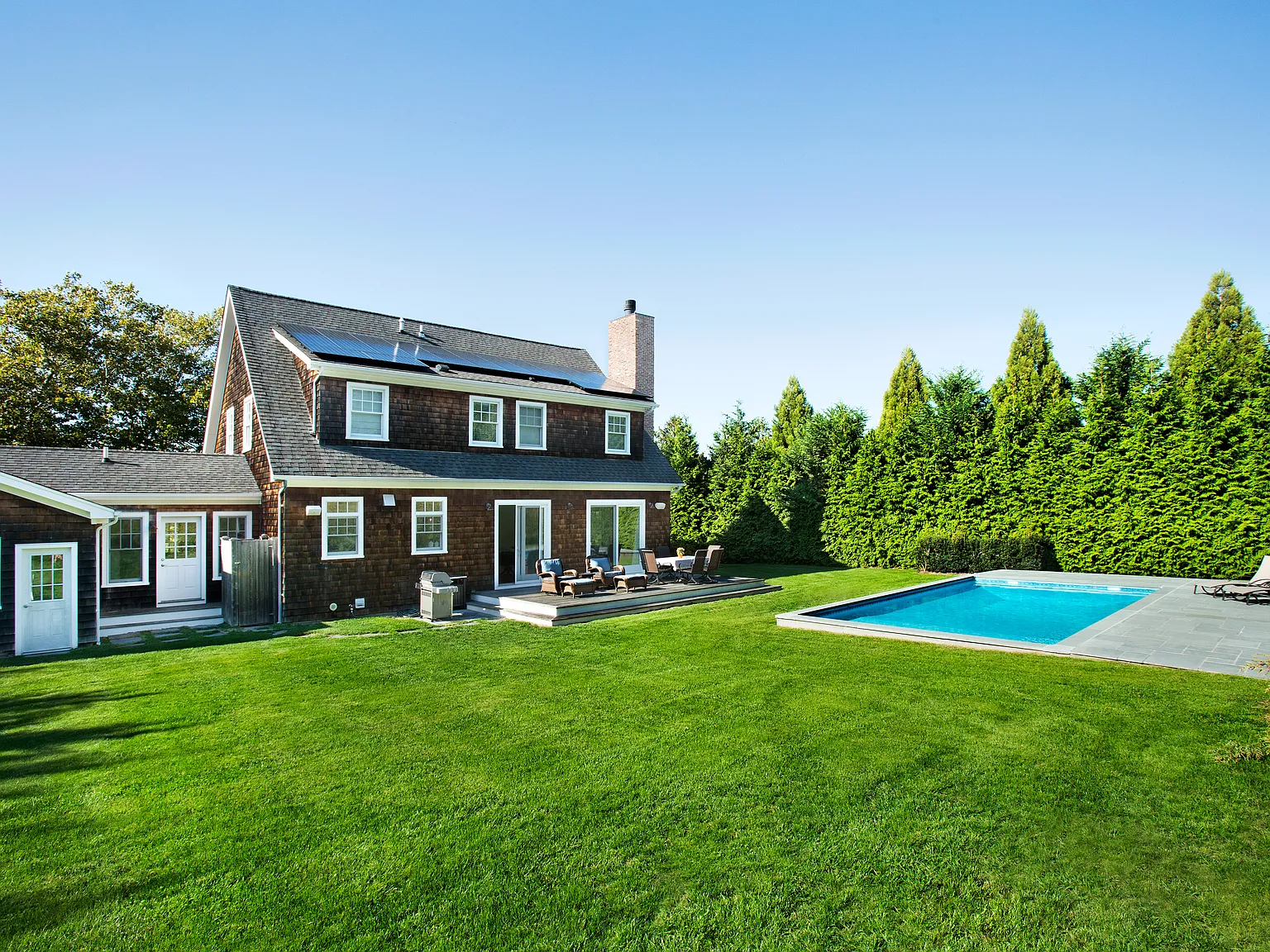 Southampton Summer Haven with Pool- Walk to Shinnecock Hills G.C. — Photo 2