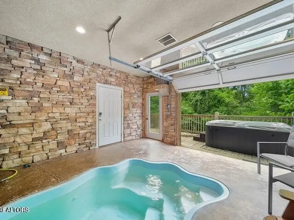 460 Alpine Mountain Way, Pigeon Forge, TN 37863