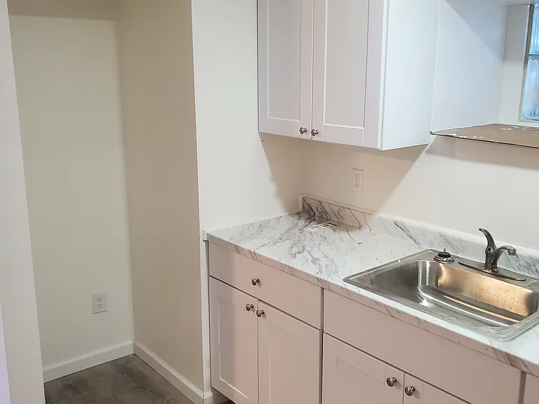 43 Pine St #1 — Photo 3