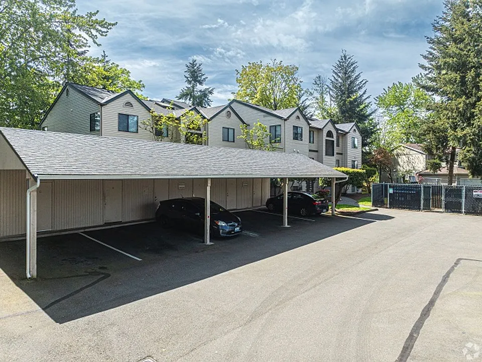Madronas Apartments