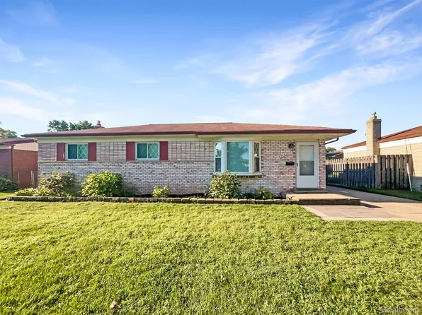 8324 San Marco Blvd, Sterling Heights, MI 48313