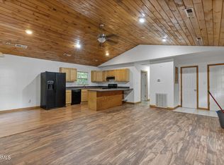 523 Old Tacora Hills Rd, Clinton, TN 37716