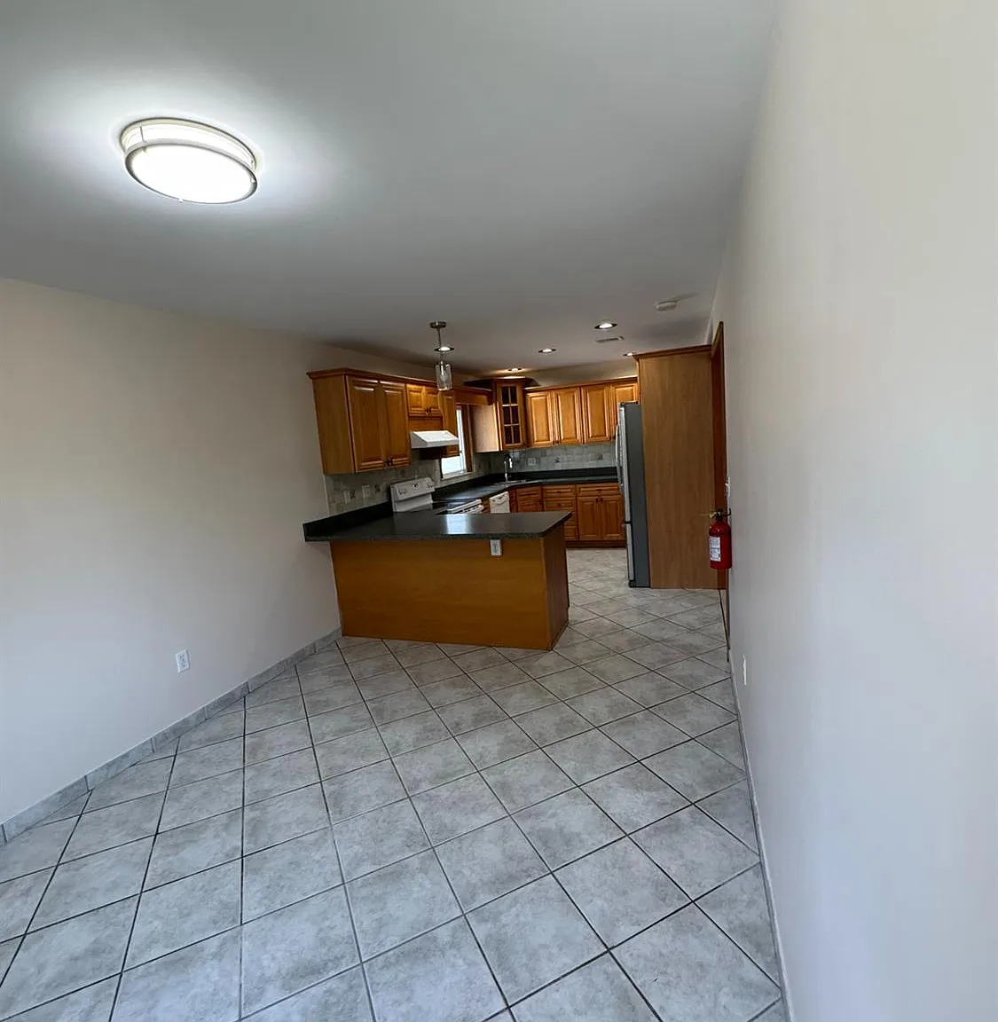 3 bed, 1.0 bath, $2,600 — Photo 4