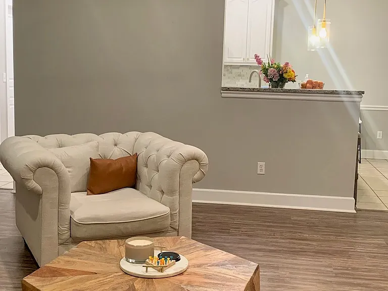 504 Eton Dr — Photo 5