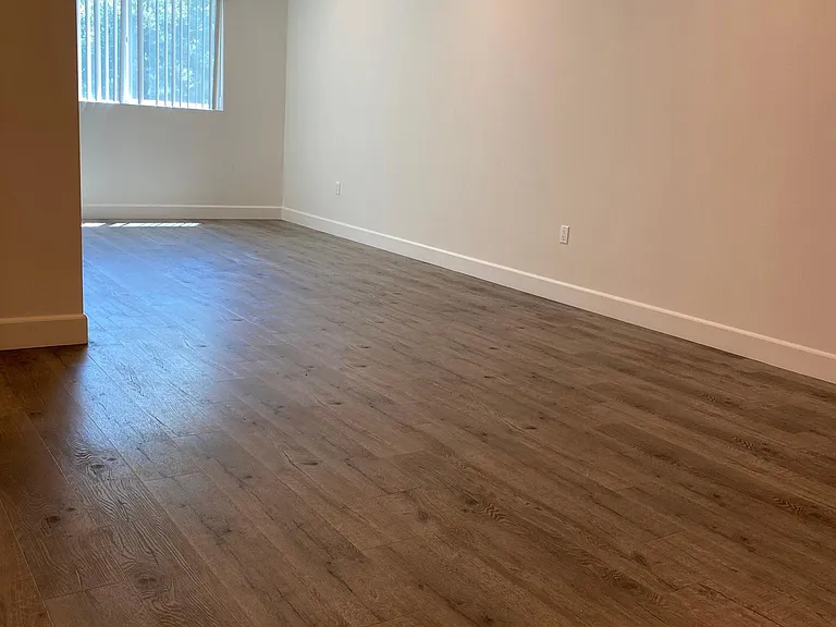 7118 Amigo Ave #405 — Photo 12