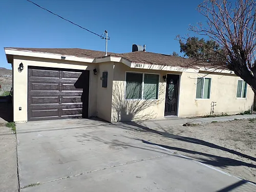 1551 Riverside Dr Photo 1