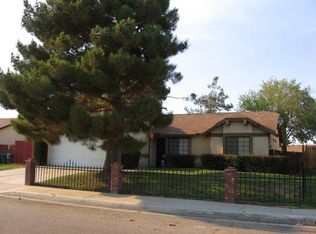 1913 E Avenue R10, Palmdale, CA 93550