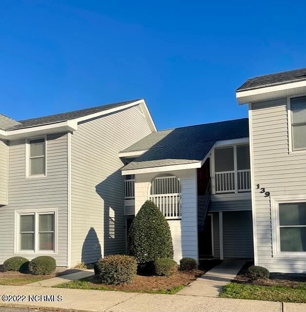 1st image of 139 W Victoria Ct